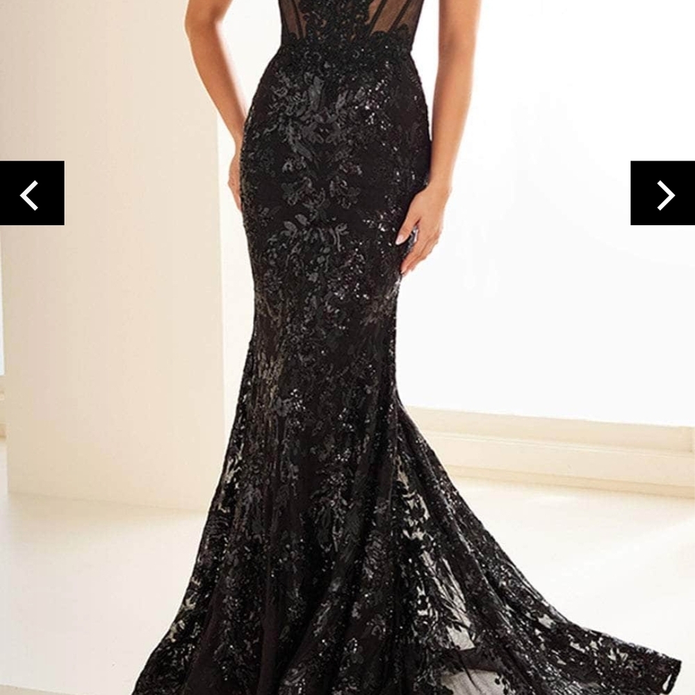 Ellie Wilde Black / Sequin Dress